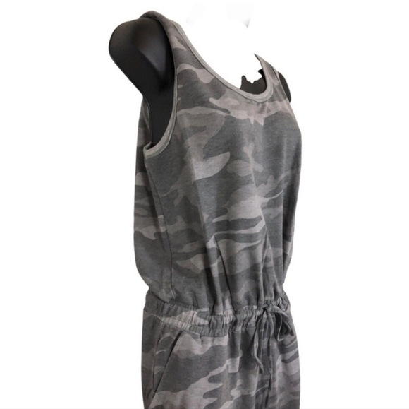 Danskin grey‎ camouflage print scoopneck sleeveless onesie jumpsuit size Medium - Picture 4 of 7